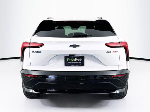Summit White 2024 Chevrolet Blazer EV eAWD RS