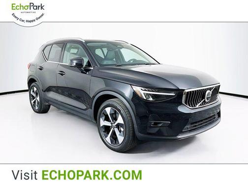 2025 Volvo XC40 B5 Plus Bright Theme