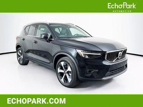 2025 Volvo XC40 B5 Plus Bright Theme