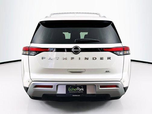 2024 Nissan Pathfinder SL FWD