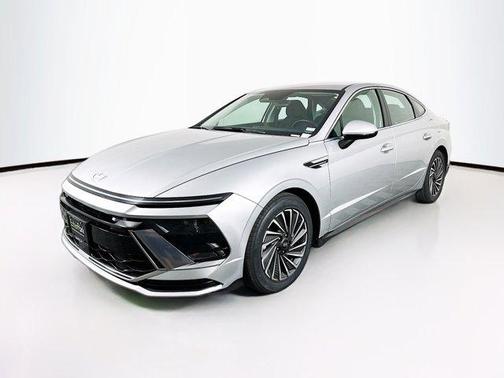 2025 Hyundai SONATA Hybrid SE