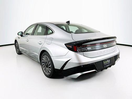 2025 Hyundai SONATA Hybrid SE