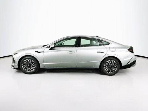 2025 Hyundai SONATA Hybrid SE