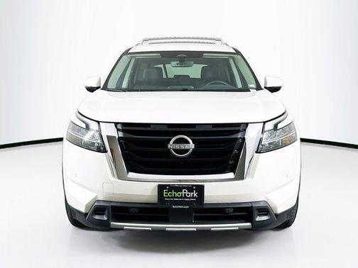 2024 Nissan Pathfinder SL FWD