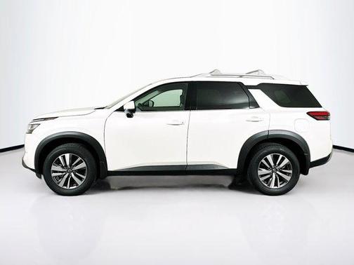 2024 Nissan Pathfinder SL FWD