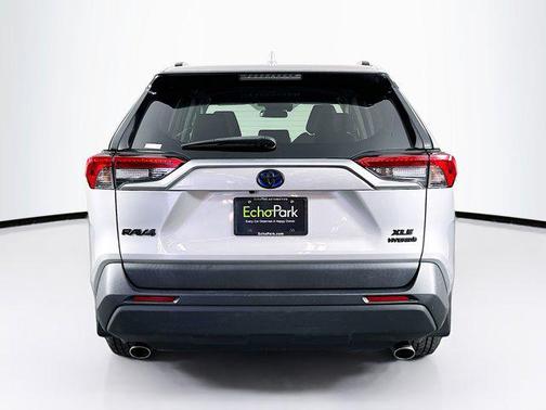 2020 Toyota RAV4 Hybrid XLE