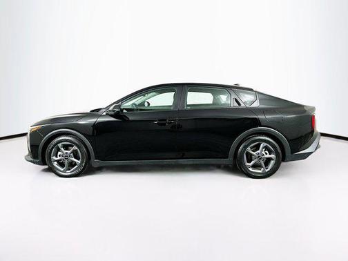 Aurora Black Pearl 2025 Kia K4 LXS