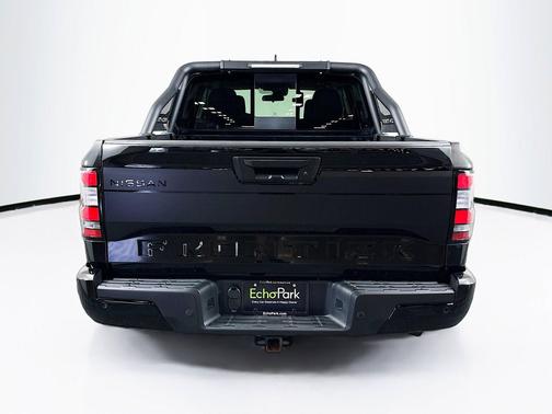 Super Black 2024 Nissan Frontier SV