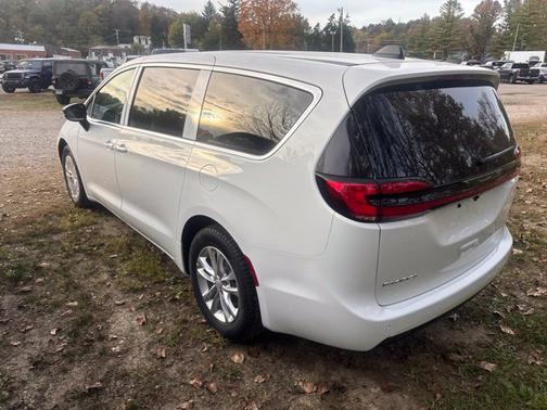 White 2027 Chrysler Pacifica Select AWD