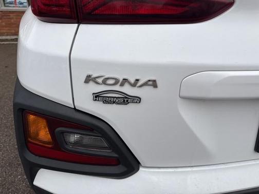 2021 Hyundai KONA SEL