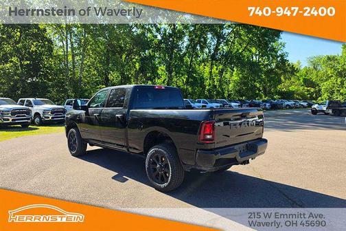 Diamond Black Crystal Pearlcoat 2026 RAM 2500 Big Horn Crew Cab 4x4 6'4' Box