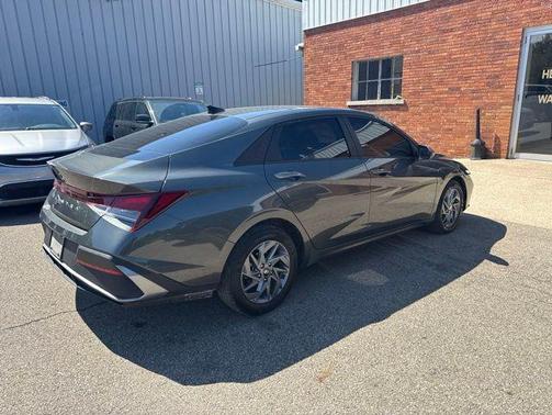 Amazon Gray 2024 Hyundai ELANTRA SEL