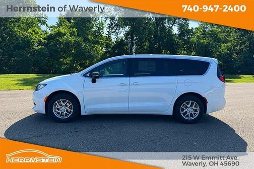 2025 Chrysler Voyager LX