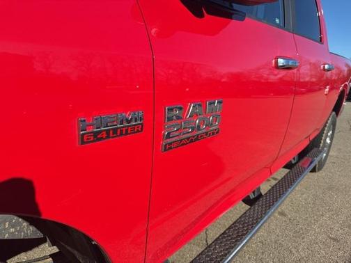 2018 RAM 2500 Big Horn Crew Cab 4x4 6'4' Box