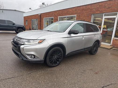 2020 Mitsubishi Outlander ES
