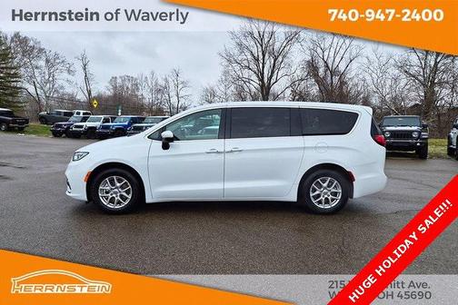 2023 Chrysler Pacifica Touring L