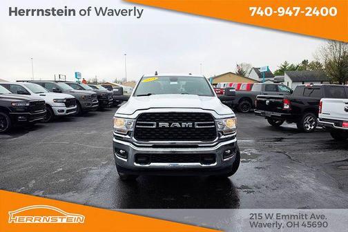 Bright White Clearcoat 2024 RAM 3500 Big Horn Crew Cab 4x4 8' Box