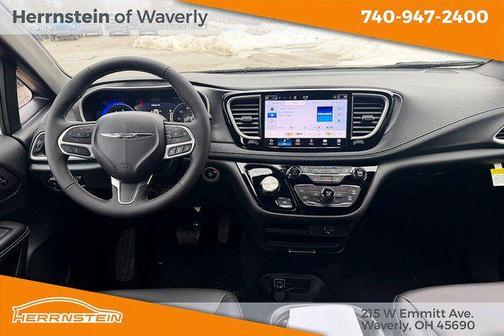 Bright White Clearcoat 2026 Chrysler Pacifica L