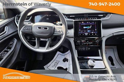 Diamond Black Crystal Pearlcoat 2025 Jeep Grand Cherokee L Laredo
