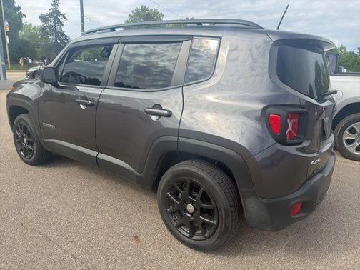 Granite Crystal Metallic Clearcoat 2021 Jeep Renegade Latitude