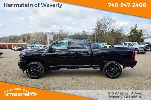 Diamond Black Crystal Pearlcoat 2026 RAM 2500 Laramie Crew Cab 4x4 6'4' Box