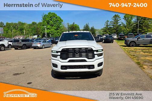 Ceramic Gray Clearcoat 2026 RAM 3500 Big Horn Crew Cab 4x4 8' Box