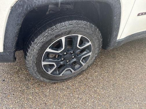 White Clearcoat 2019 Jeep Compass Trailhawk