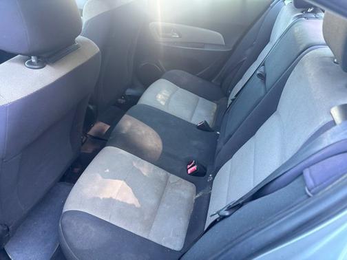 Silver Ice Metallic 2012 Chevrolet Cruze LS