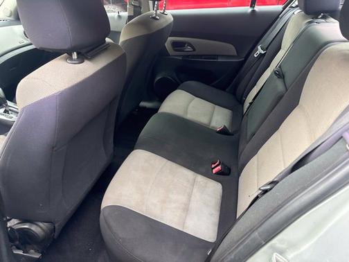Silver Ice Metallic 2012 Chevrolet Cruze LS