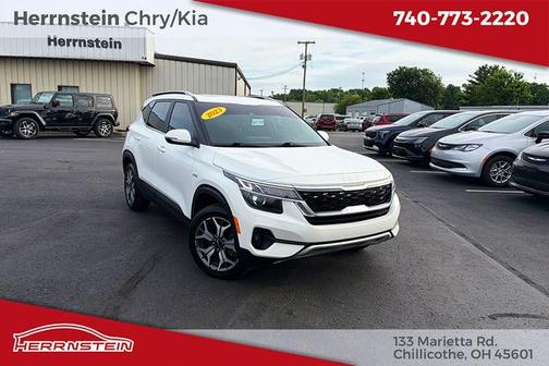 Snow White Pearl 2023 Kia Seltos EX