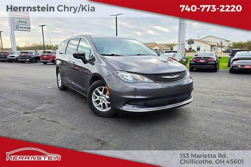 Granite Crystal Metallic Clearcoat 2023 Chrysler Voyager LX