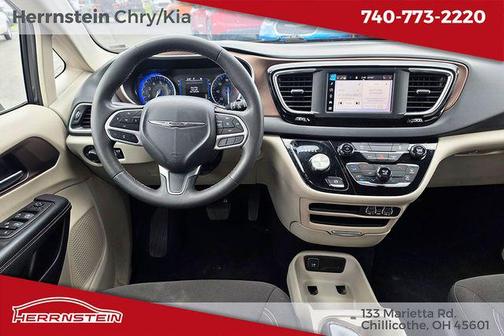 Granite Crystal Metallic Clearcoat 2023 Chrysler Voyager LX