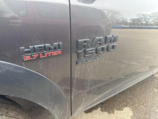 2022 RAM 1500 Classic SLT