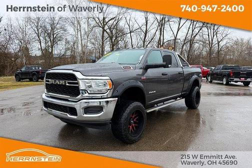 2022 RAM 2500 Tradesman Crew Cab 4x4 6'4' Box