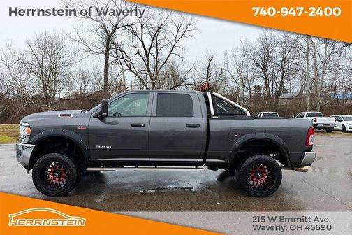 2022 RAM 2500 Tradesman Crew Cab 4x4 6'4' Box