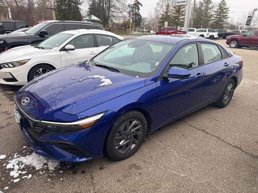 2024 Hyundai ELANTRA SEL