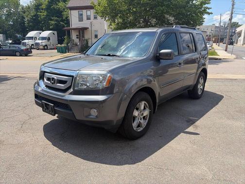 Polished Metal Metallic 2011 Honda Pilot EX