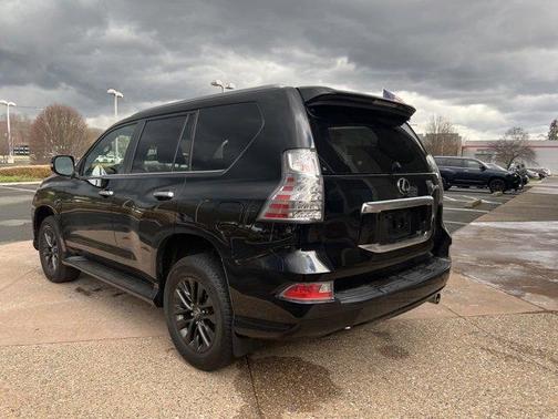 Photo 5 of 34 of 2020 Lexus GX 460 Base