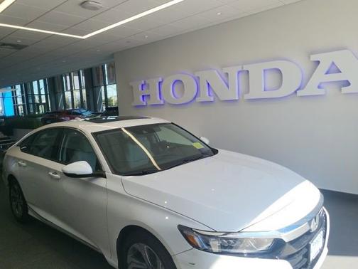 Platinum White Pearl 2018 Honda Accord