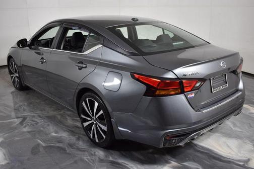 2022 Nissan Altima SR FWD
