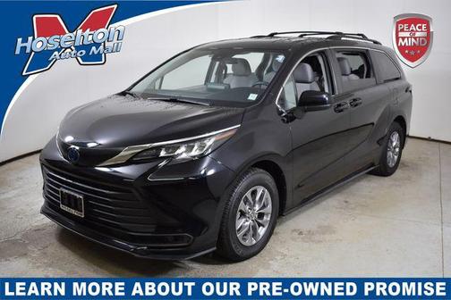 2022 Toyota Sienna LE