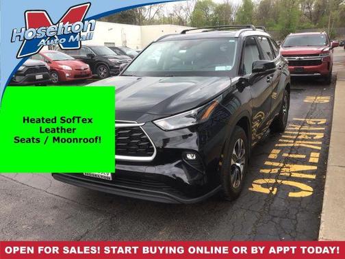 Midnight Black Metallic 2023 Toyota Highlander XLE