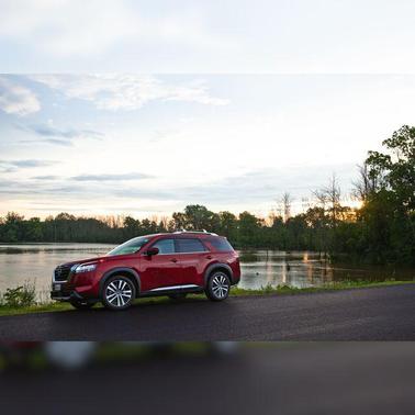 2023 Nissan Pathfinder Platinum 4WD