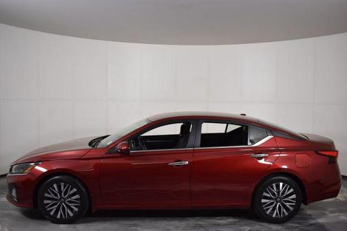 Scarlet Ember Tintcoat 2023 Nissan Altima 2.5 SV