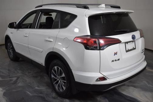 2018 Toyota RAV4 Hybrid XLE