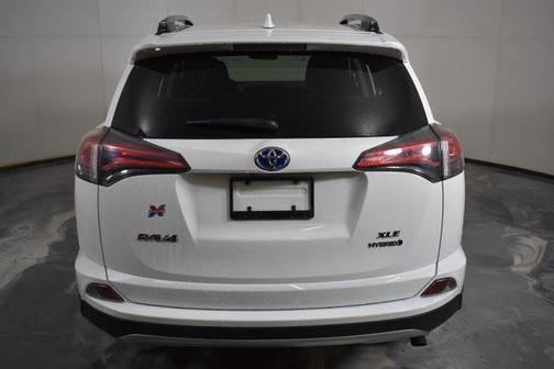 2018 Toyota RAV4 Hybrid XLE