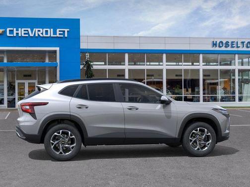 Sterling Gray Metallic 2026 Chevrolet Trax LT