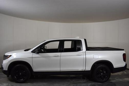 Platinum White Pearl 2022 Honda Ridgeline Black