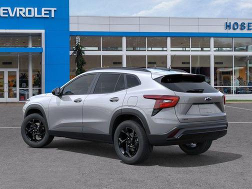 Sterling Gray Metallic 2026 Chevrolet Trax LT