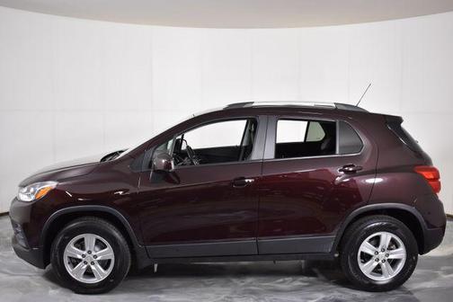 Black Cherry Metallic 2022 Chevrolet Trax LT